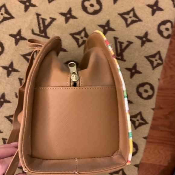 🎨 Frida Kahlo Citrus Backpack – Bold. Bright. Unexpected. - Picture 8 of 10